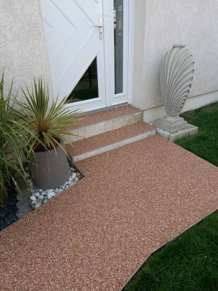 Artisan pour la pose de granulats de marbre pour un chemin et escalier avec devis sur Saint Adresse 76