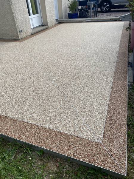 Réalisation d'un projet de revêtement de sol en granulat de marbre décoratif à Dieppe 76 en Seine-Maritime