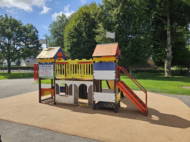 Revêtement de sol en gomme amortissante EPDM pour une aire de jeux secteur Terres de Caux 76